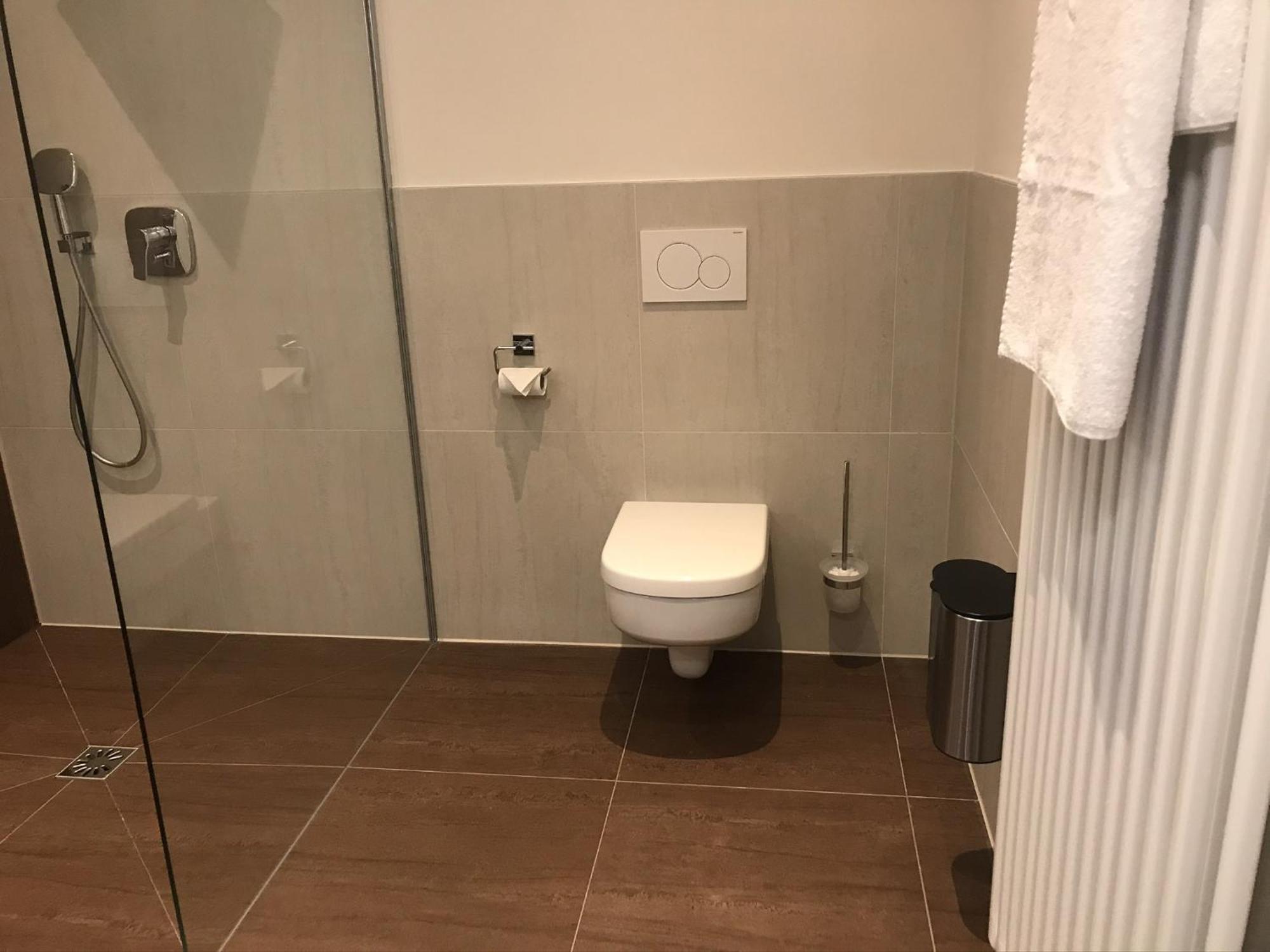 亚科比斯鲁斯特酒店 格林施塔特 客房 照片